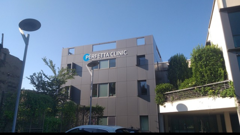Esterno di Perfetta Clinic a Modena